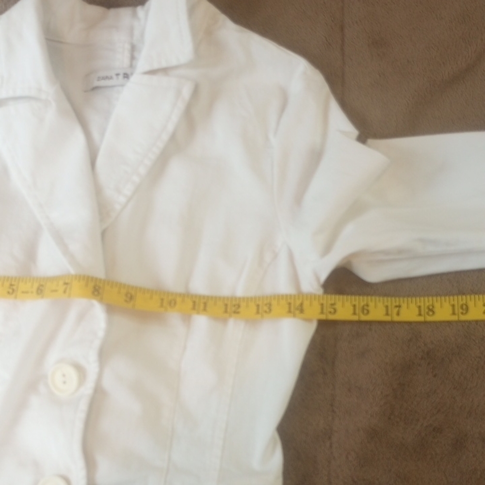 Zara White Blazer with Notched Lapel and Tailored Fit - Picture 7 of 12